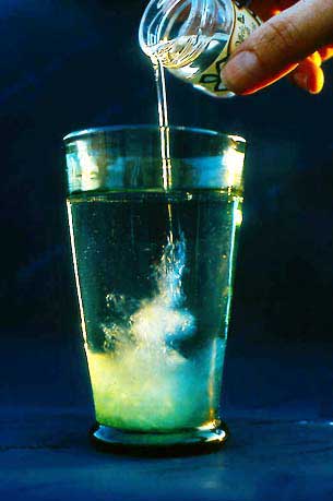 Figure d) 70% sugar syrup (sucrose) only; turbidity is even stronger and no distinct settlement at the bottom occurs.