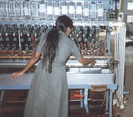 Multi-ends type reeling machine