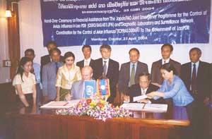 Signing ceremony for Japan-funded project, Vientiane, Lao People’s Democratic Republic, 23 April 2004