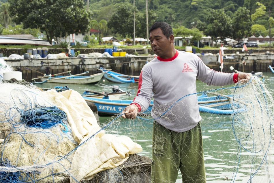 Ghost hunters: West Coast fishermen are searching for lost