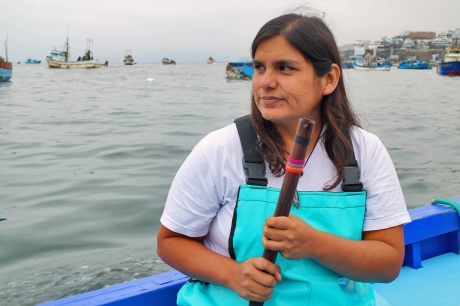 تعرّف على النساء اللاتي يحدثن ثورة في قطاع صيد الأسماك في بيرو | قصص  المنظمة | منظمة الأغذية والزراعة للأمم المتحدة