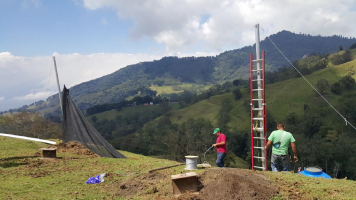 Construction of fog catcher in the upper area of the Tiribí River watershed, La Unión, Costa Rica.
