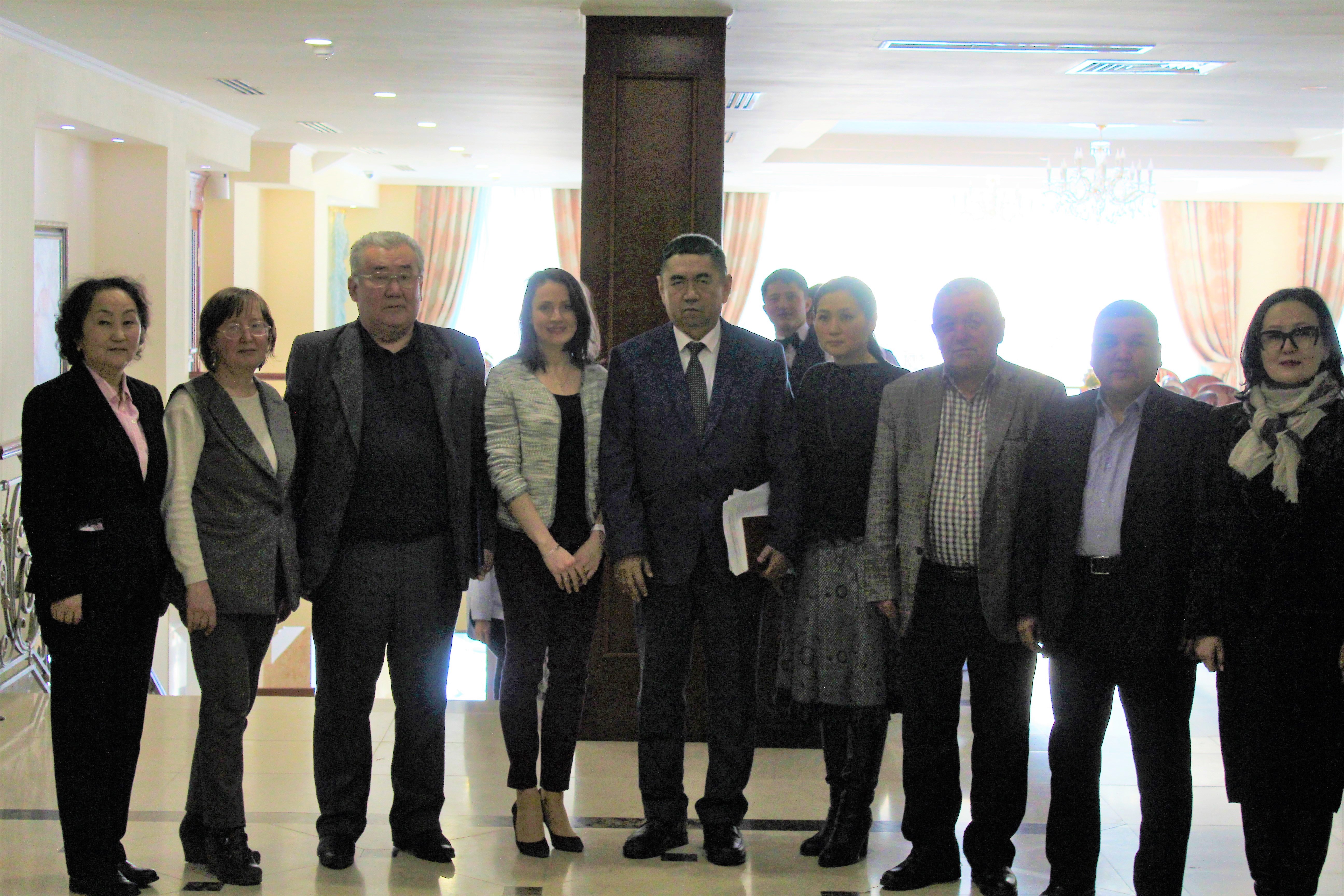 Dinara Rakhmanova, Assistant FAOR in Kyrgyzstan and Leyla Akyuz Sonmez, FTPP Liaison Officer, together with the Senior Focal Point and National Project Coordinators of Kyrgyzstan. ©FAO