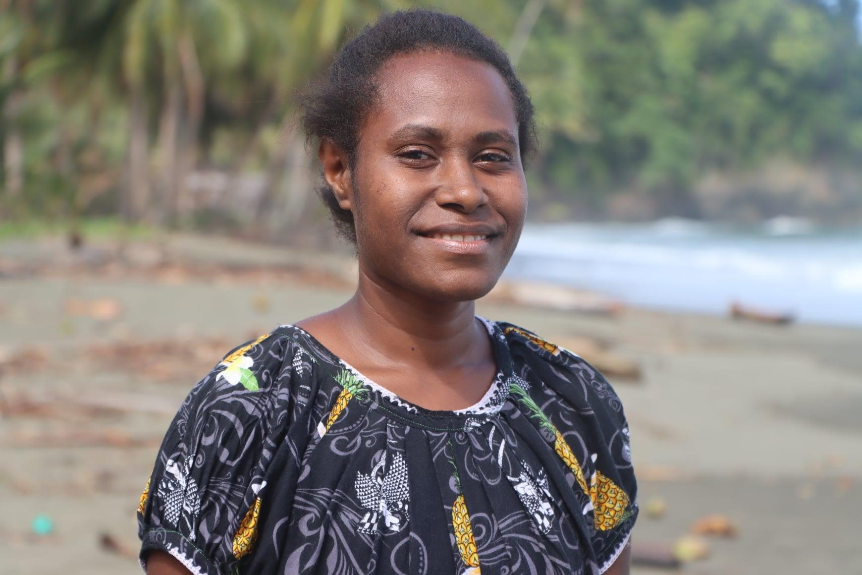عزيمة شابة أحالتها إلى قائدة مجتمعية في بابوا غينيا الجديدة