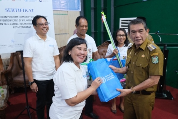 Handover ceremony of material assistance for practical biosecurity implementation in West Kalimantan