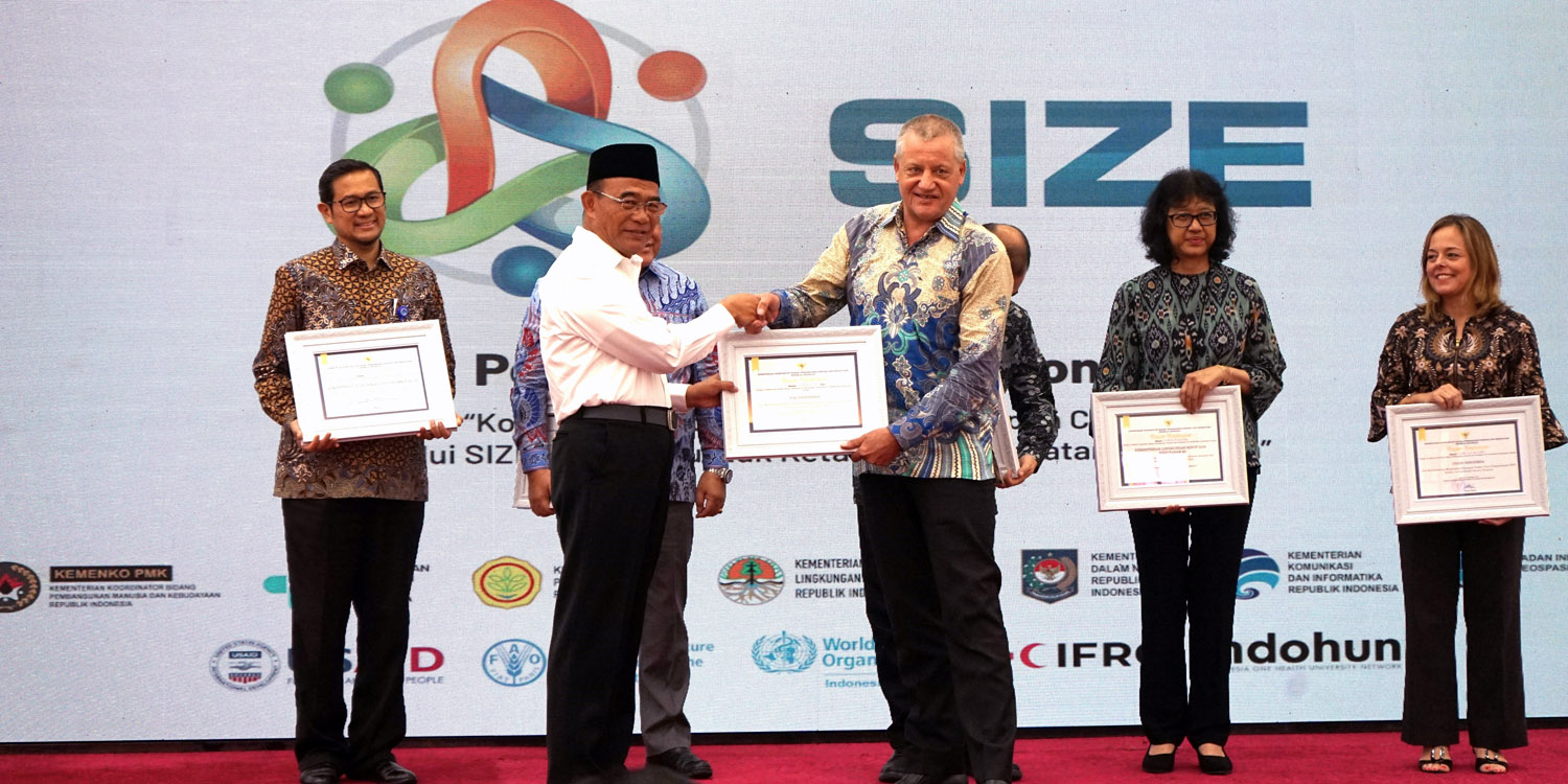The Minister of Coordinating Ministry of Human Development and Cultural Affairs gave appreciation to FAO ECTAD Indonesia during SIZE Nasional launching event