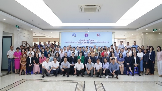 Viet Nam holds historic meeting to protect human, animal and environmental health