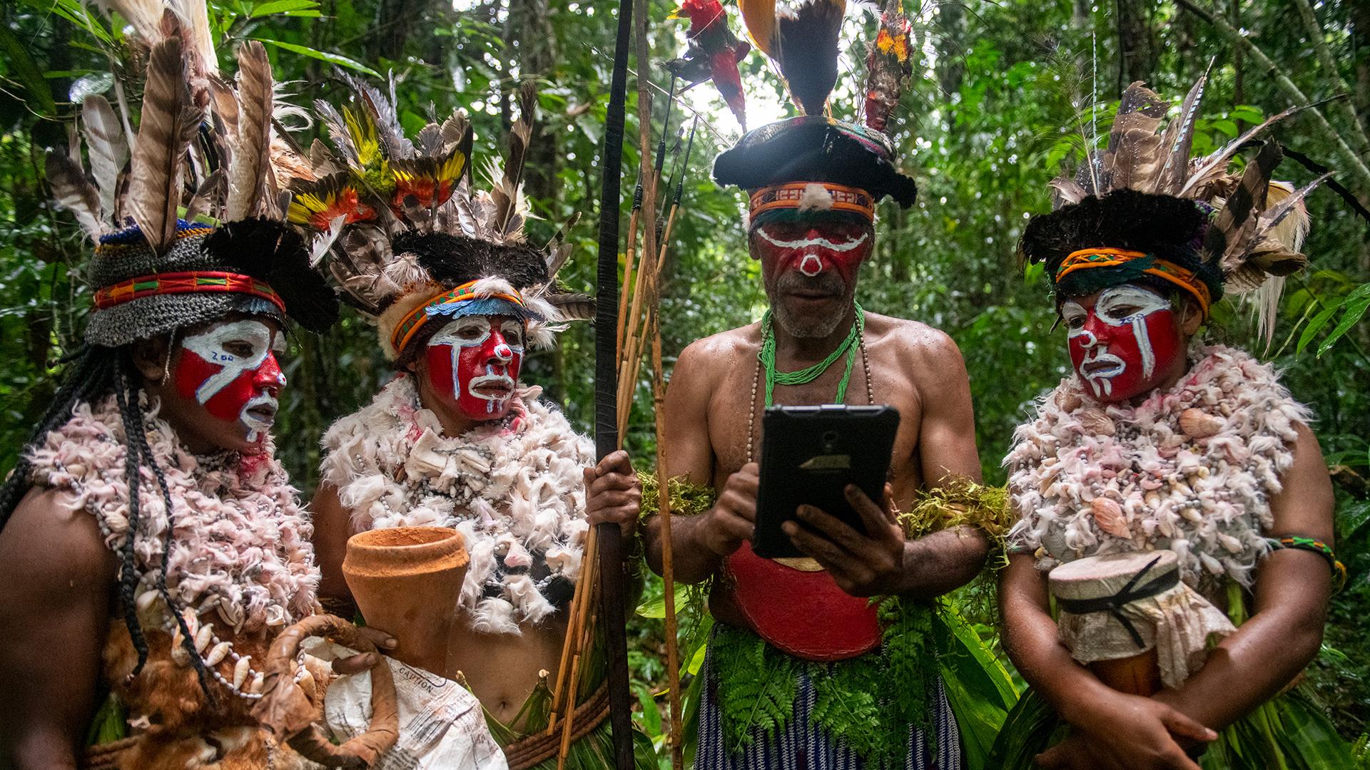 تجديد التقاليد من خلال الابتكار لحماية الغابات المعمّرة في بابوا غينيا الجديدة